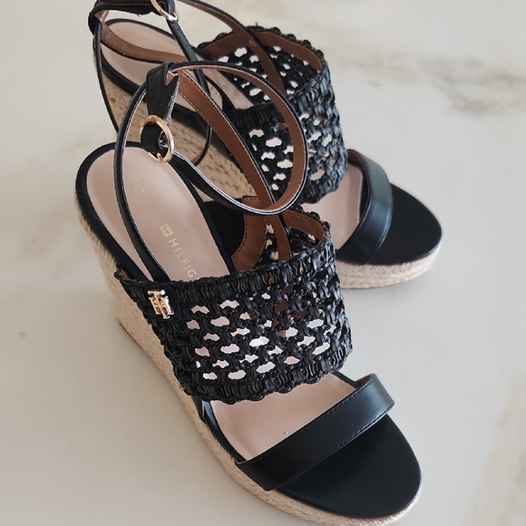 Tommy Hilfiger Black and Tan Woven Wedges - Picture 2 of 13